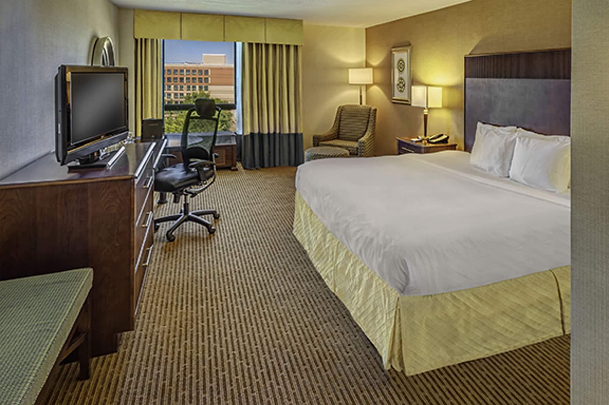 Отель Doubletree By Hilton Philadelphia Airport Экстерьер фото